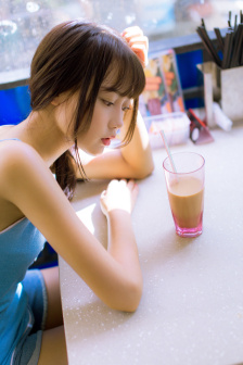 一边亲着一面膜的免费版